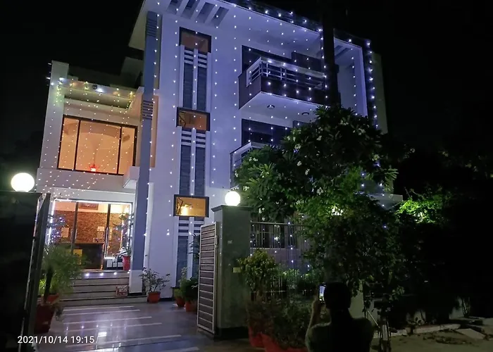 Blue Moon Residency Hotel & Restaurant