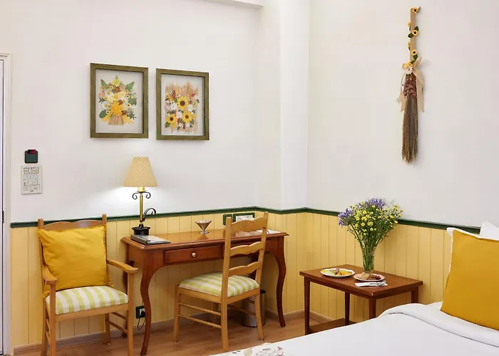 The Gordon House Hotel - Near Gateway Of India