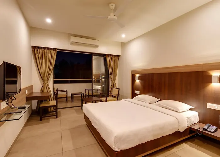 Hotel Classic Mid Town, Kolhapur Near Mahalaxmi Temple