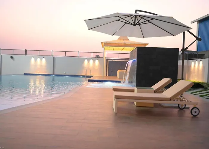 Golden Park Hotel & Resort