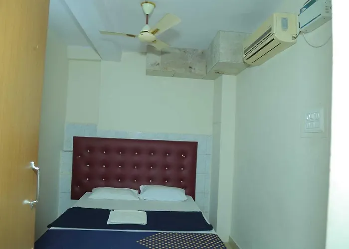 Oyo Aruna Ac Rooms