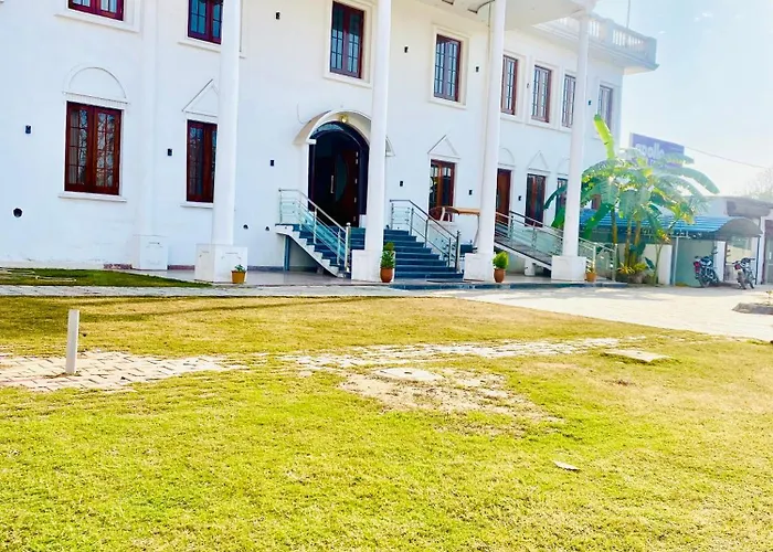 Hotel Sukoon Bharatgarh