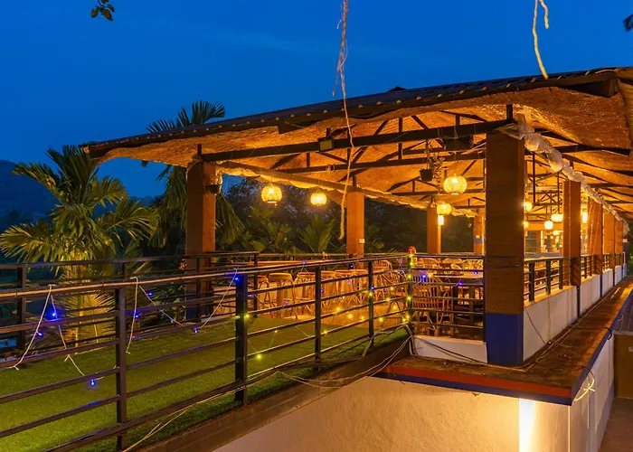 Madpackers Goa Anjuna - Bar
