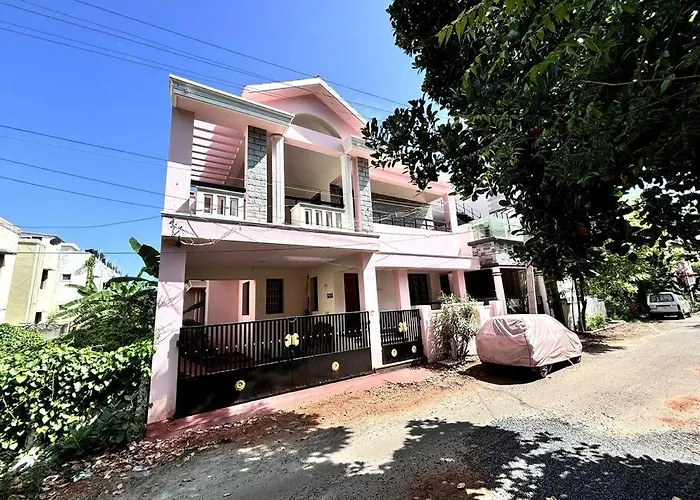 Plushstays Service Apartment