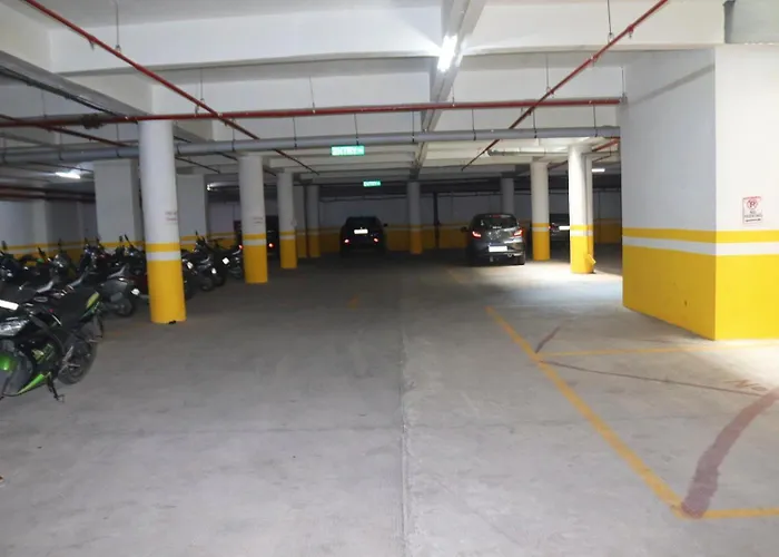 Hotel Gold Palace Inn Surat