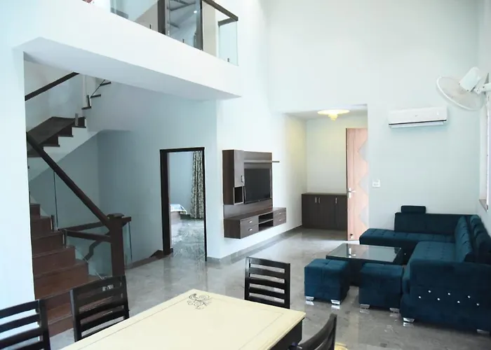 Raj Farms Luxury Villa And Private Pool Near Kukus