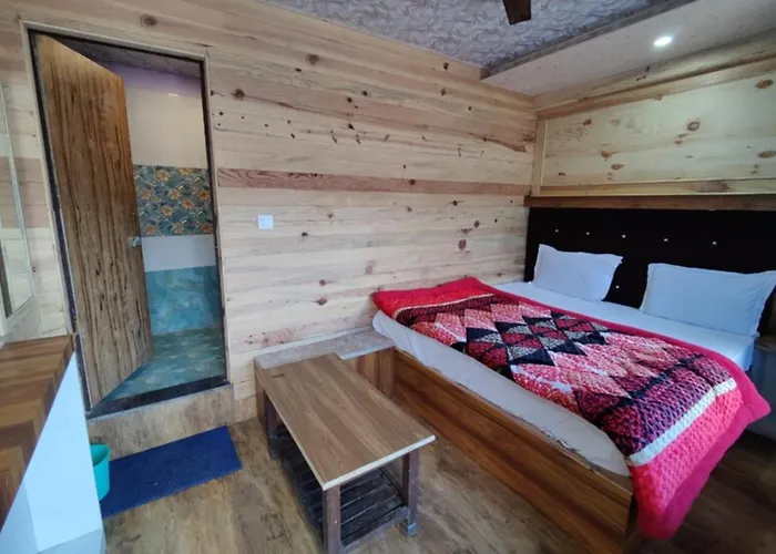 Goroomgo Vinayak Mall Road Lake View Nainital - Luxury Room - Best Hotel In Nainital
