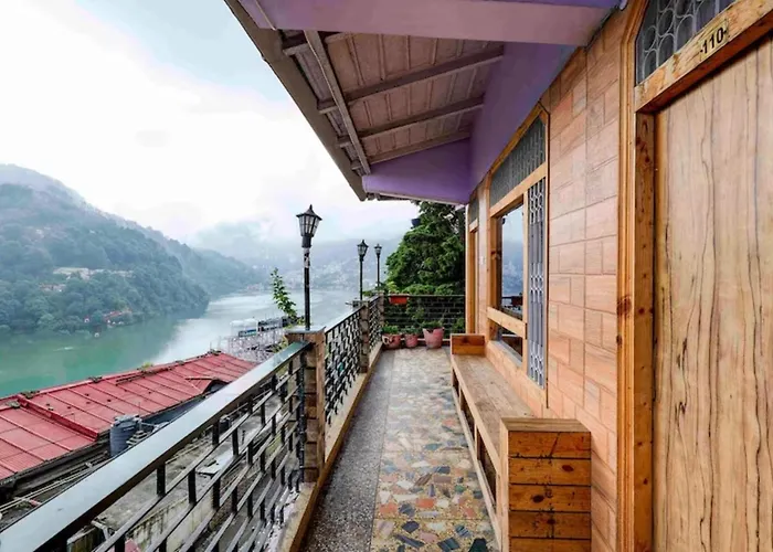 Goroomgo Vinayak Mall Road Lake View Nainital - Luxury Room - Best Hotel In Nainital