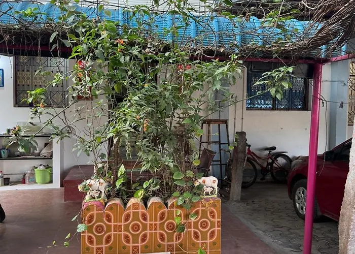 Avvai Home Stay