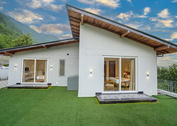 Saffronstays Bourbon - 2Br Luxury Villa With Garden, Bbq, Bonfire & Valley Views Near Naukuchiatal & Bhimtal Lake