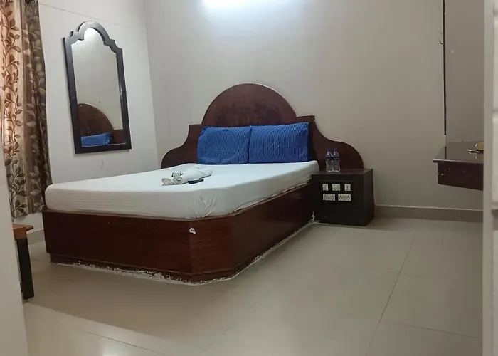 Sree Balaji Hotel - Lodge