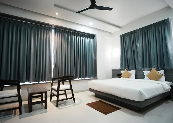 Hotel Oberon Solapur