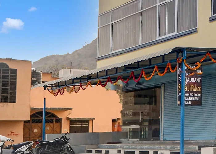 Hotel O Shree Ji Kunj