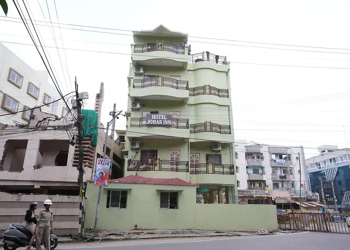 Hotel Johar Inn