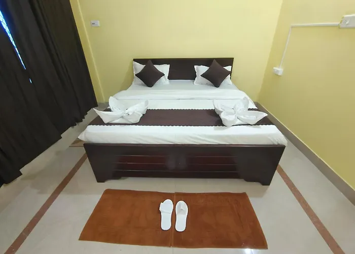 Goroomgo The Grand Empire Angul - Restrurant & Parking Facilites