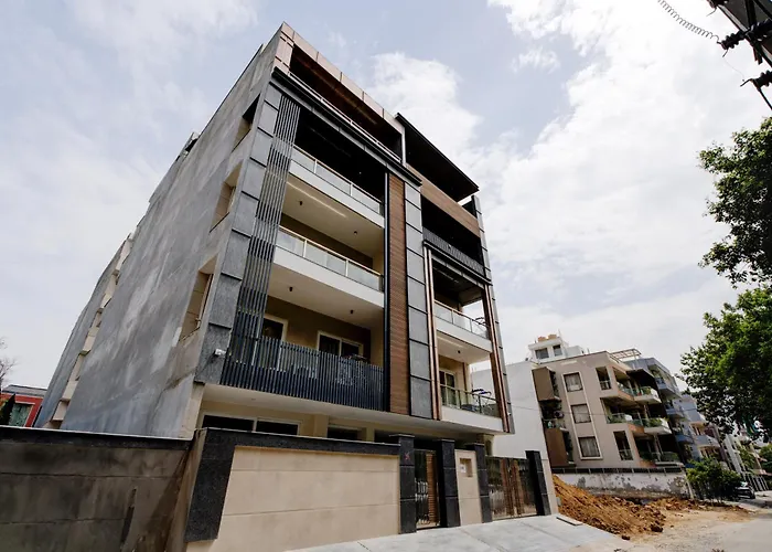 The Lodgers Luxury 1 Bhk Serviced Apartment In Gurugram Near Millennium City Centre Metro