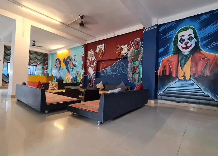 Madsquad Hostel Dorms & Rooms