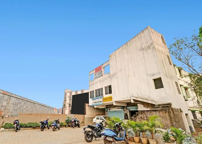 Goroomgo Gate Way Bhadrak Near Bhadrak Bus Stand - Wifi-Family Stay - Best Seller