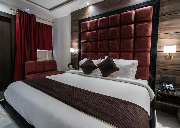 Hotel The Vaishvik Banganga Road