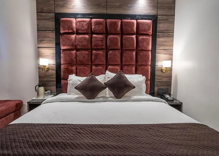 Hotel The Vaishvik Banganga Road