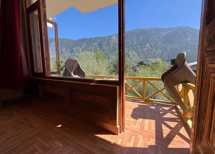 Yolo Social - The Social House & Cowork - Manali