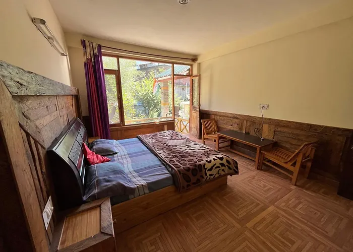 Yolo Social - The Social House & Cowork - Manali