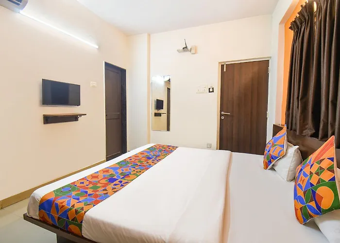 Via Comfort Executive - Nr Phoenix Mall