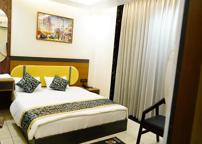 Hotel Shakuntla Palace - 400 Meters Away From Vishnu Pad Temple 7 Mins Walk