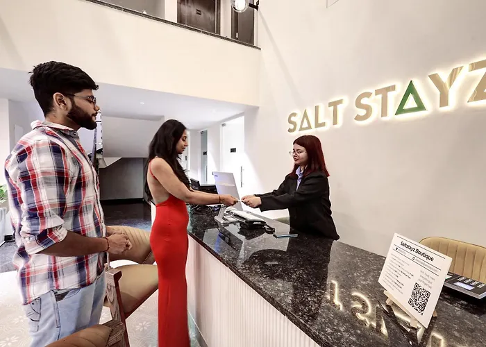 Saltstayz Premier - Golf Course Road & Sector 42