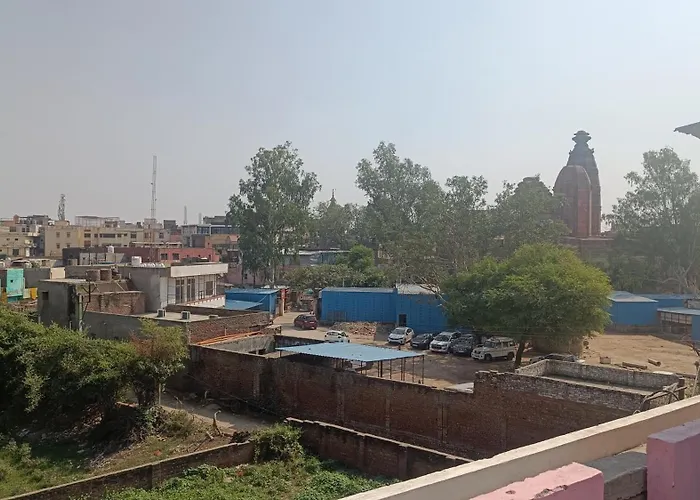 Bankey Bihari Spiritual Stay Just 2 Min Bankey Bihari Temple