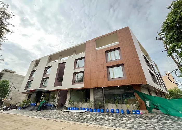 The Clan Hotel - Vijay Nagar Indore