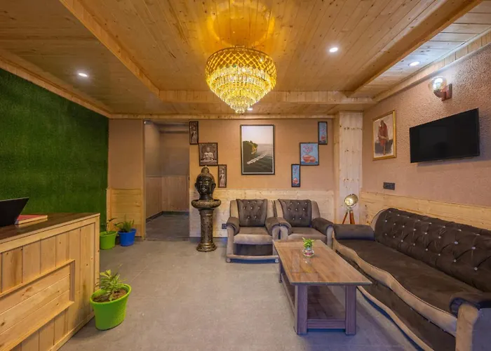 The Mountains Breeze Retreat I Couple Friendly I Balcony I Charvi Retreat I Kufri By Exotic Stays
