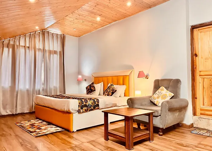 Ganga Lodge - Affordable Luxury Stay Near Mall Road Manali