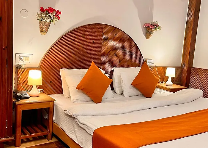 Ganga Lodge - Affordable Luxury Stay Near Mall Road Manali
