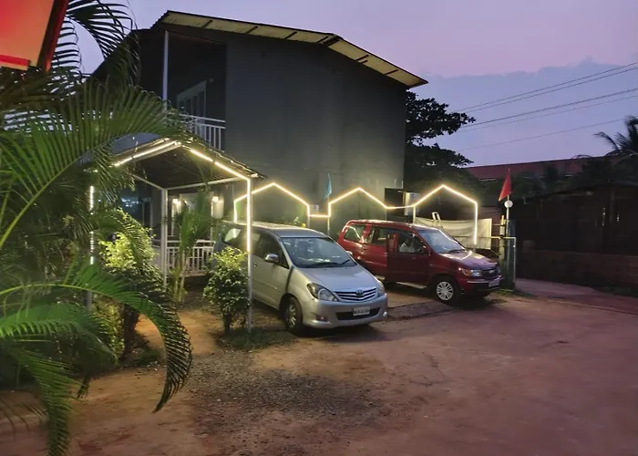 Sea Shell Beach Cottages & Suites