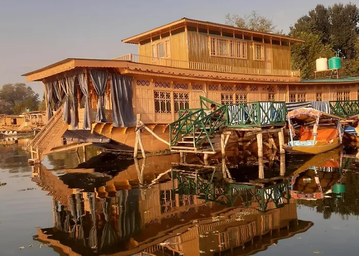 Nageen Castle Group Of House Boats