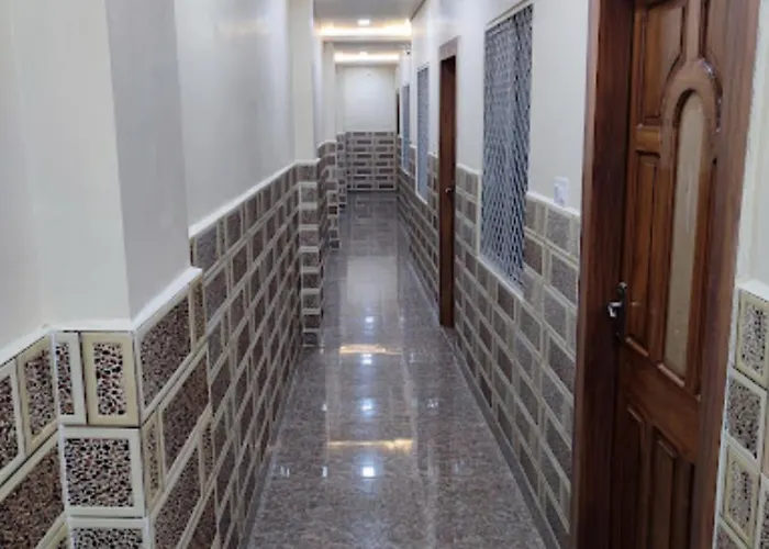 Hotel Rajshree International
