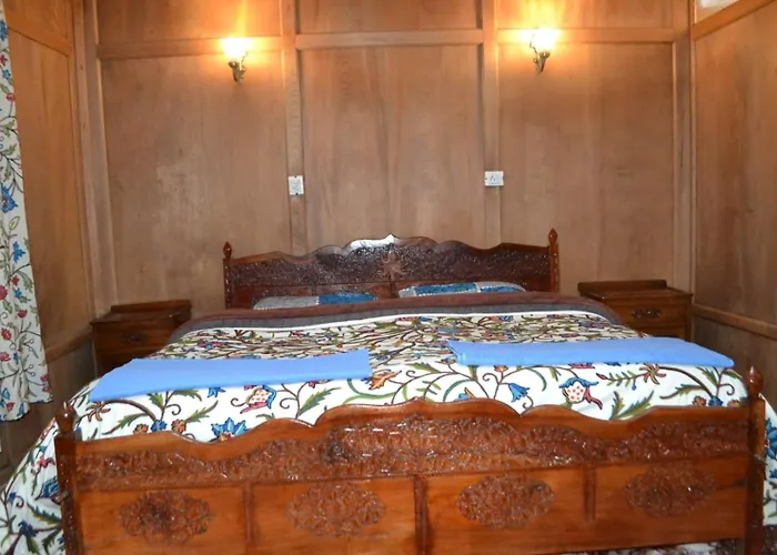 Nageen Castle Group Of House Boats