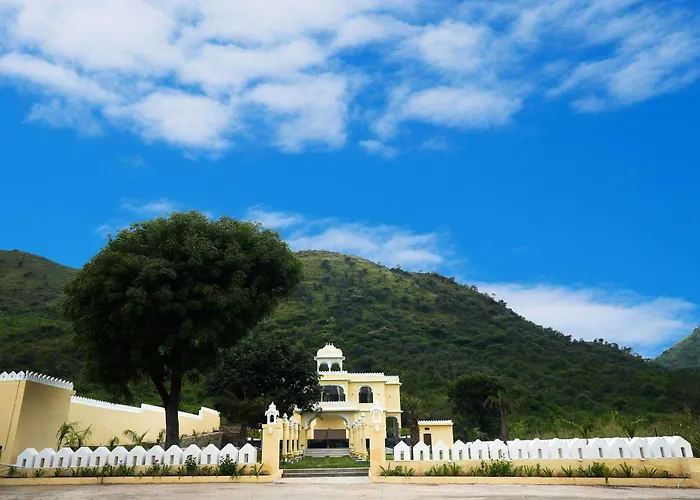 Maangarh Resorts
