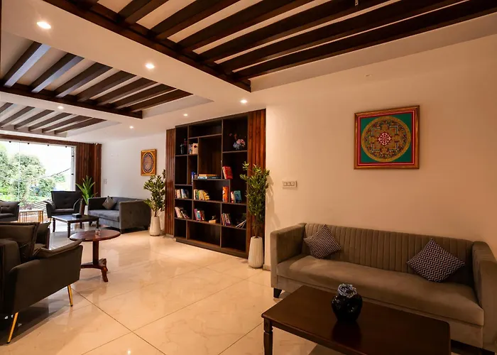 Alt Life Luxe - Himalayan Crown - Upper Bhagsu Mcleodganj