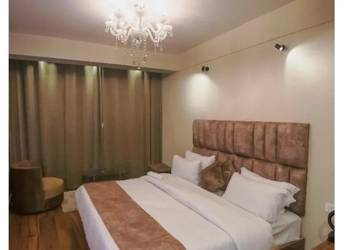 Hotel King Near Drc Parking