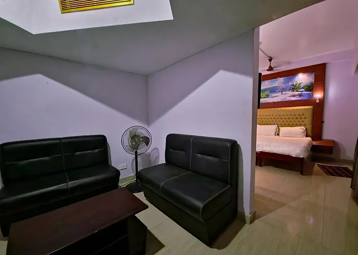 Hotel Blue Residency