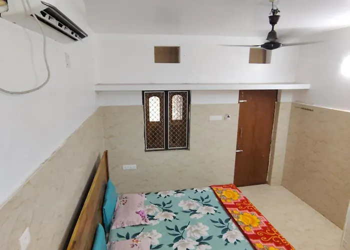 Gourinandan Lodge 300M From Sea Beach 1Km From Railway Station