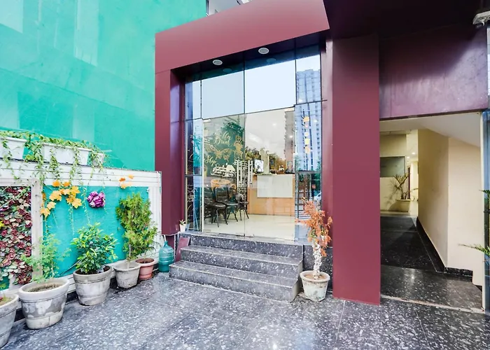 Collection O Sector 117 Noida