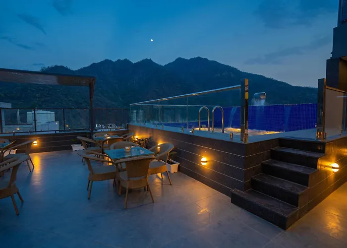 Perfectstayz Premium Laxmi Heritage With Rooftop Pool & Cafe