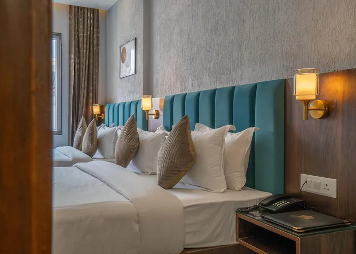 Perfectstayz Premium Laxmi Heritage With Rooftop Pool & Cafe
