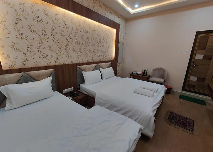 Hotel Mangal Murti Varanasi