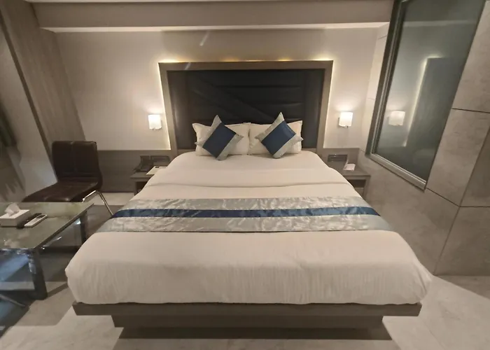 Hotel Nakshtra Residency Kalyan - Premium Couple Friendly