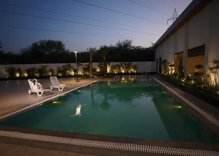 Crown Park Luxury Hotel