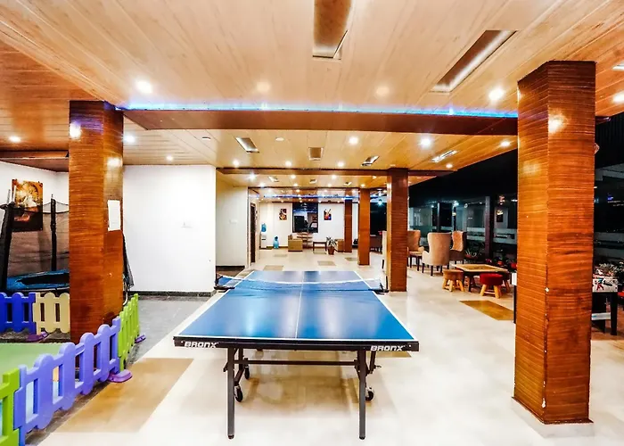 Nature Valley View Resort Mashobra !! Luxury Choice !! Gaming Zone !! Open Terrace !! Big Parking
